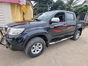 Toyota Hilux 2014 Black