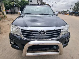 Toyota Hilux 2014 Black