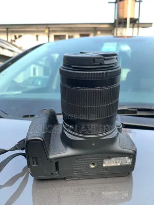 Camera Canon 800D