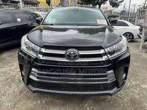 Toyota Highlander Limited Platinum 4x2 V6 (3.5L 6cyl 8A) 2017 Black