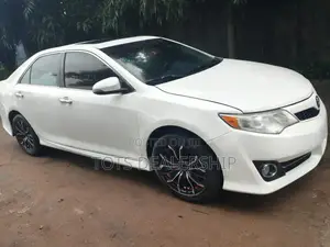 Toyota Camry LE 4dr Sedan (2.5L 4cyl 6A) 2013 White