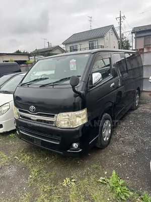 Toyota HiAce 2015 Black