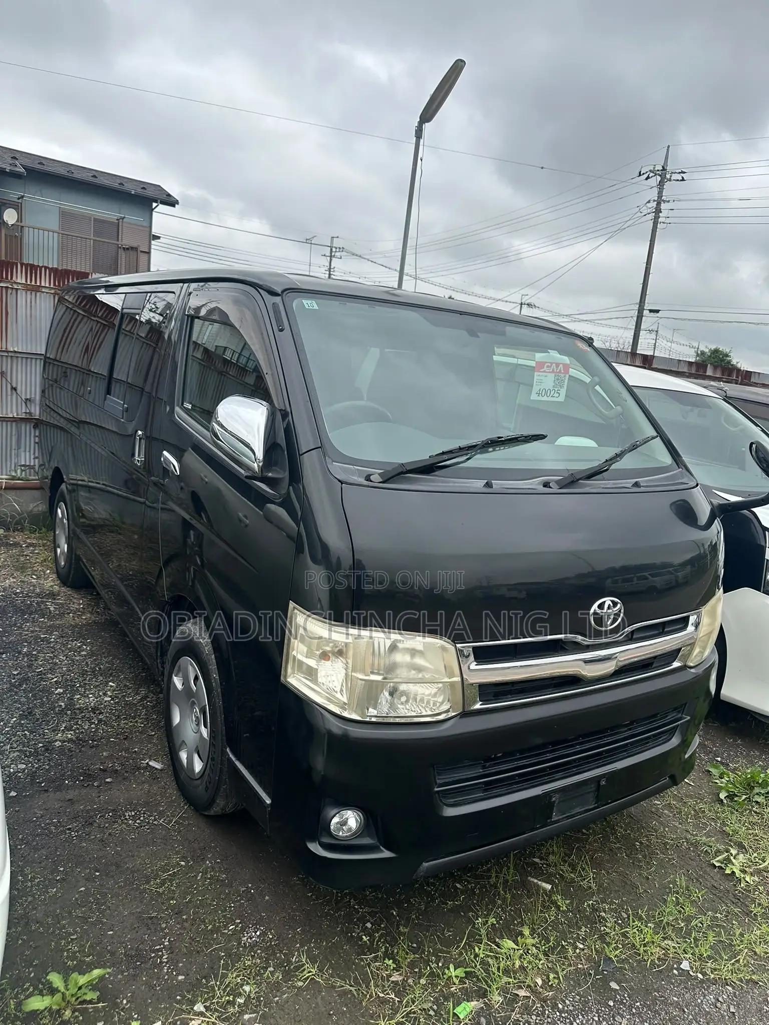Toyota HiAce 2015 Black