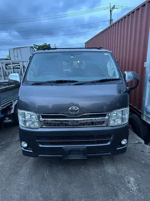 Toyota HiAce 2015 Black