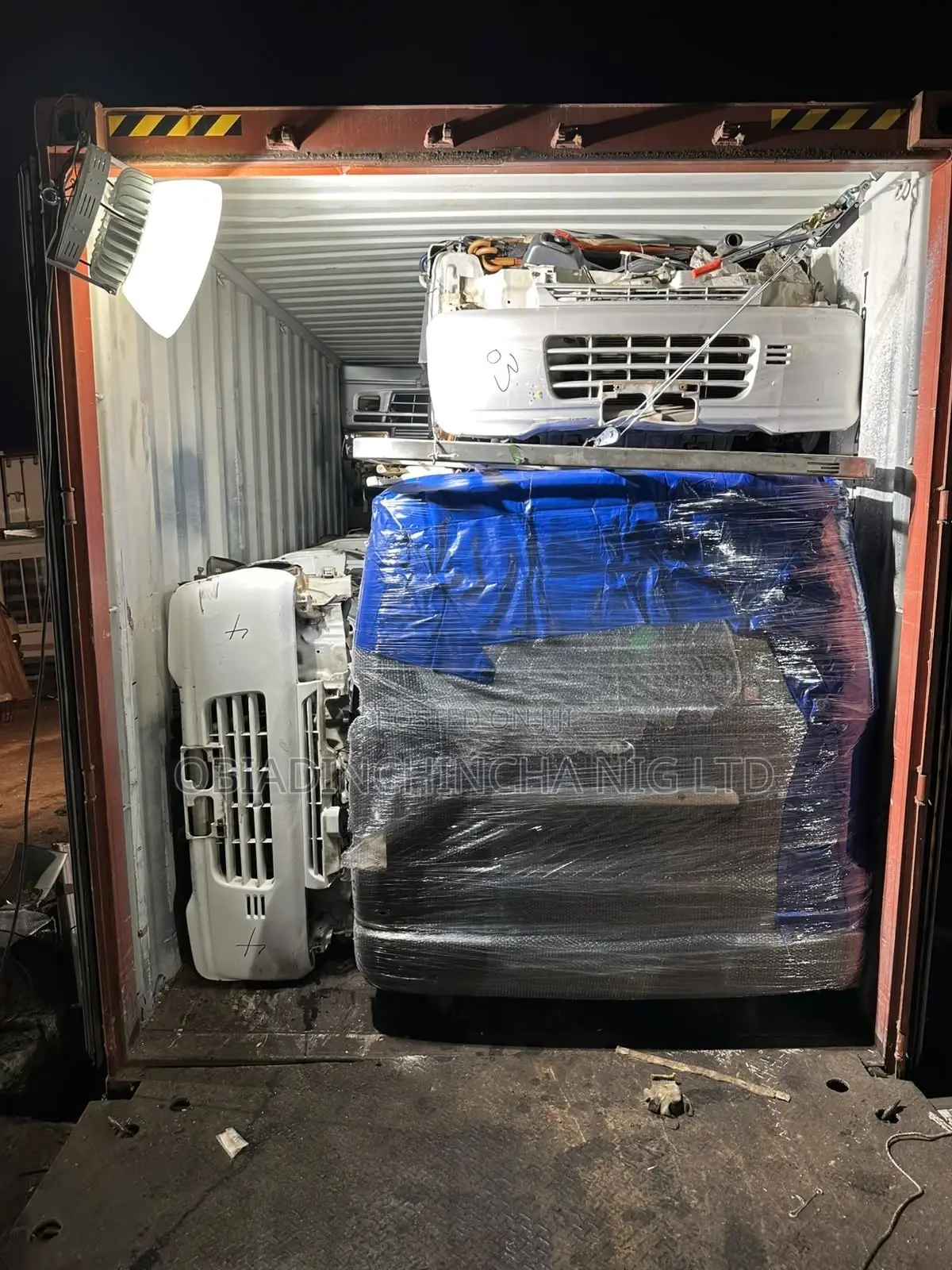 Toyota HiAce 2015 Black