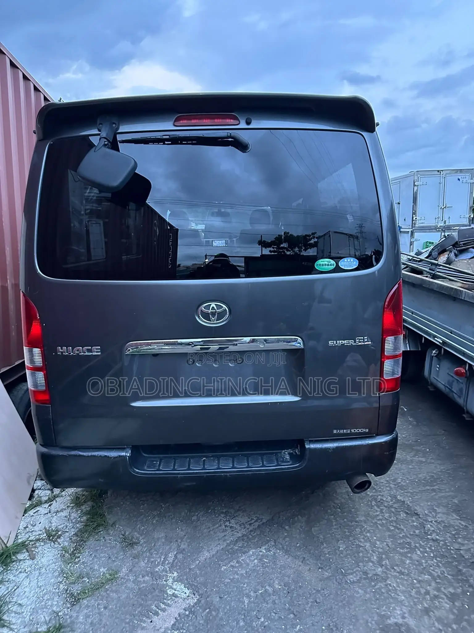 Toyota HiAce 2015 Black