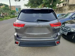 Toyota Highlander 2018 Gray