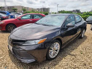 Toyota Camry 2018 Brown