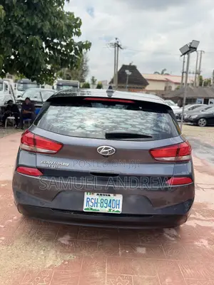 Hyundai Elantra SE Sedan FWD (2.0L 4cyl 6M) 2017 Gray