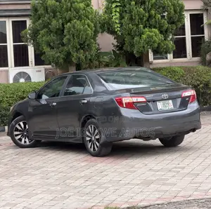 Toyota Camry SE 4dr Sedan (2.5L 4cyl 6A) 2012 Gray