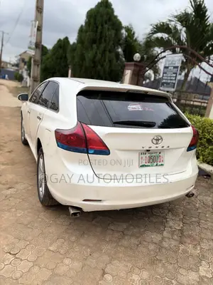 Toyota Venza AWD 2010 White