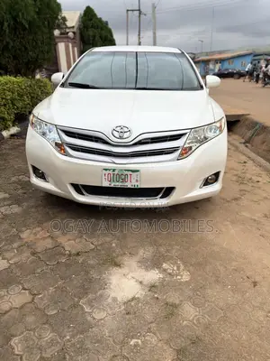 Toyota Venza AWD 2010 White