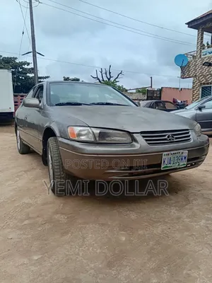 Toyota Camry 2000 Gray