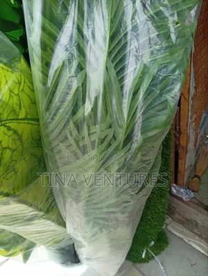 Artificial Flower and Vase Set .