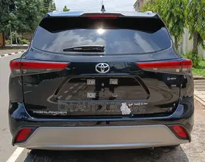 Toyota Highlander Platinum AWD 2024 Black
