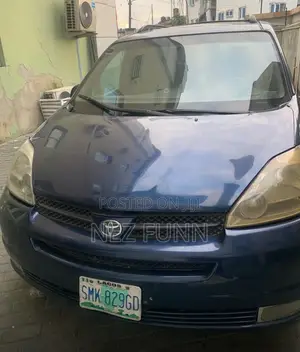 Toyota Sienna XLE AWD 2009 Blue