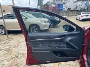 Toyota Camry 2018 Beige