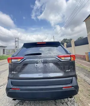 Toyota RAV4 2021 Gray