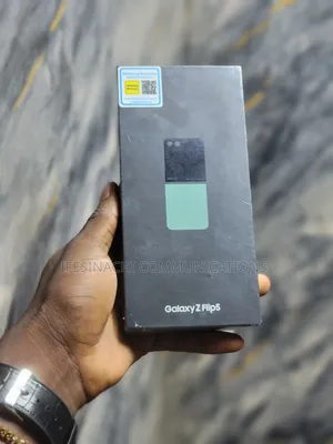New Samsung Galaxy Z Flip5 512 GB Green