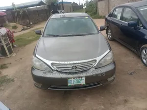 Toyota Camry 2006 Gray