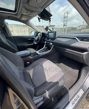 Toyota RAV4 2021 Gray
