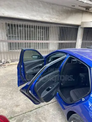 Hyundai Elantra 2025 Blue