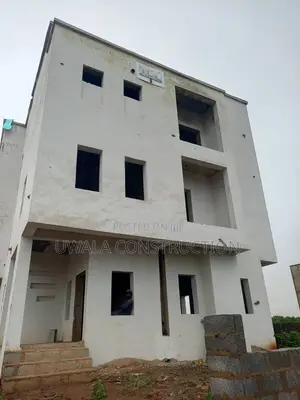 5bdrm Duplex in FHA for sale