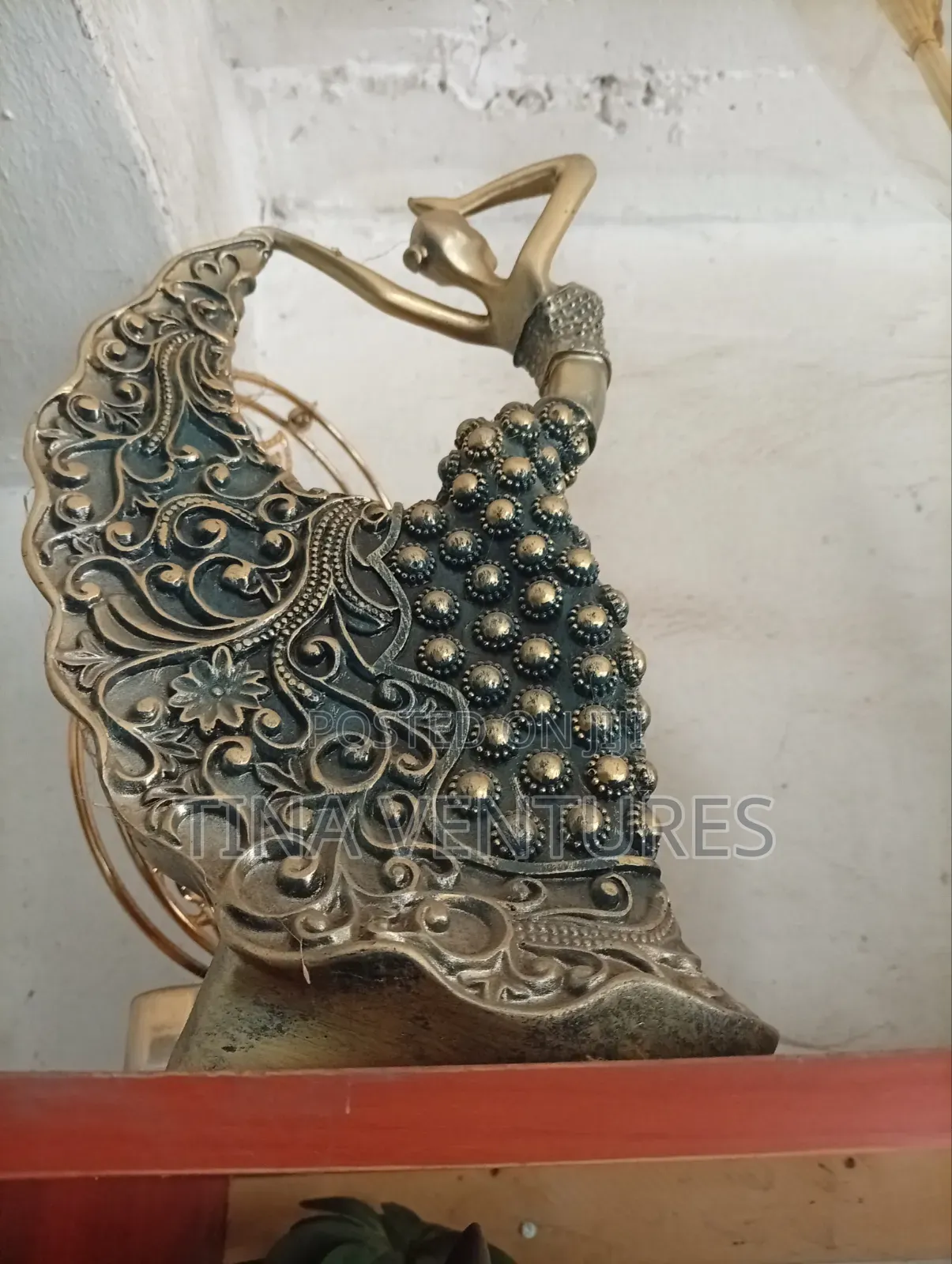 Figurines and Statues. Original Quality 100%