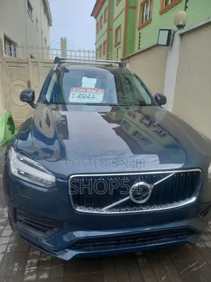 Volvo XC90 T6 Momentum 2021 Gray