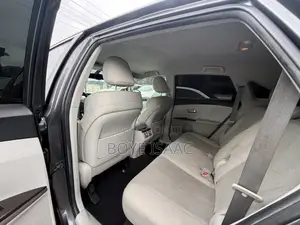 Toyota Venza LE 2012 Gray