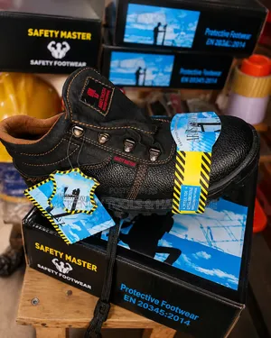 SAFETY MASTER Protective Safety Boots – Steel Toe Work Boots