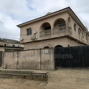 2bdrm Block of Flats in Agodo Ikotun Egbe, Cele for sale