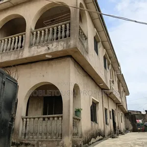 2bdrm Block of Flats in Agodo Ikotun Egbe, Cele for sale