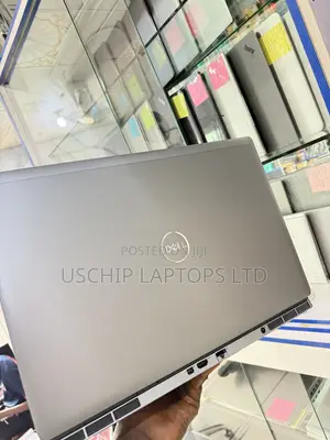 Laptop Dell Precision 7760 32GB Intel Xeon SSD 512GB