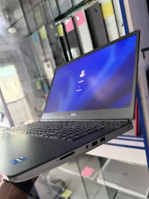 Laptop Dell Precision 7760 32GB Intel Xeon SSD 512GB