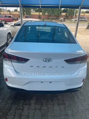 Hyundai Sonata Base Sedan FWD (2.4L 4cyl 6A) 2017 White