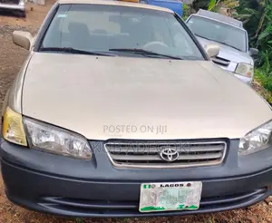 Toyota Camry 2002 Gold