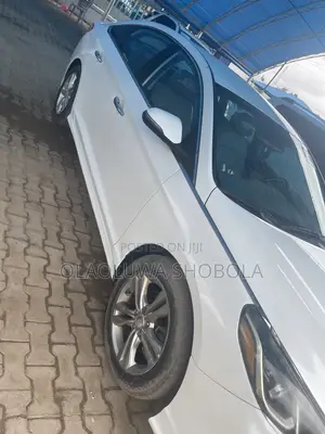 Hyundai Sonata Base Sedan FWD (2.4L 4cyl 6A) 2017 White
