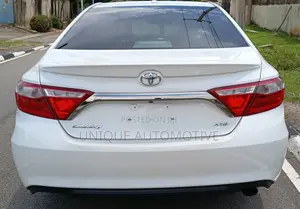 Toyota Camry XSE 4dr Sedan (2.5l 4cyl 6A) 2016 White