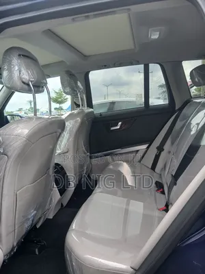 Mercedes-Benz GLK-Class Base GLK 350 4dr AWD 4MATIC (3.5L 6cyl 7A) 2015