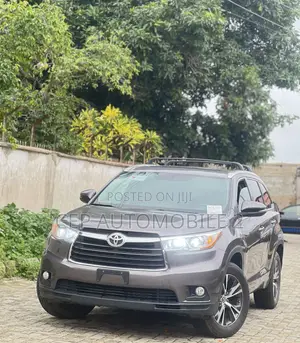 Toyota Highlander XLE V6 4x2 (3.5L 6cyl 6A) 2016 Gray