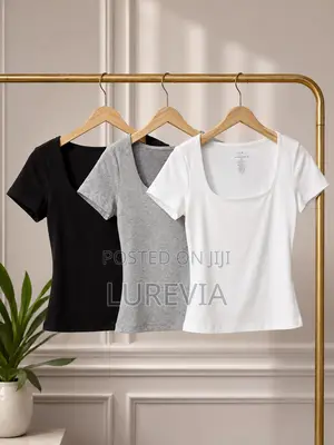 Women’s Short-Sleeve Fitted T-Shirt