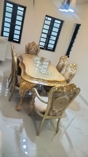 Royal Dining Table by Six