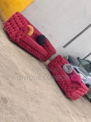 Top Quality Full Padded 5 Seaters Luxury Sofa Set With Pillows (3,2)