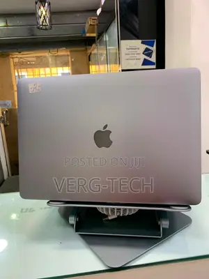 Laptop Apple MacBook Pro 2020 16GB Intel Core i7 SSD 512GB