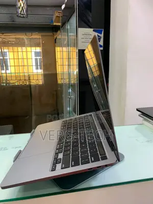 Laptop Apple MacBook Pro 2020 16GB Intel Core i7 SSD 512GB