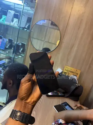 Apple iPhone 12 64 GB Black