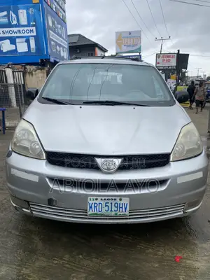 Toyota Sienna 2005 Silver