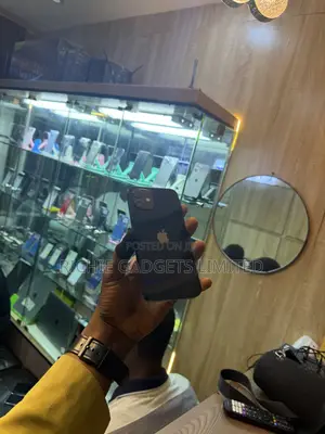 Apple iPhone 12 64 GB Black