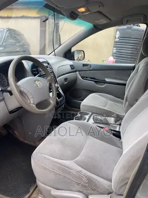 Toyota Sienna 2005 Silver